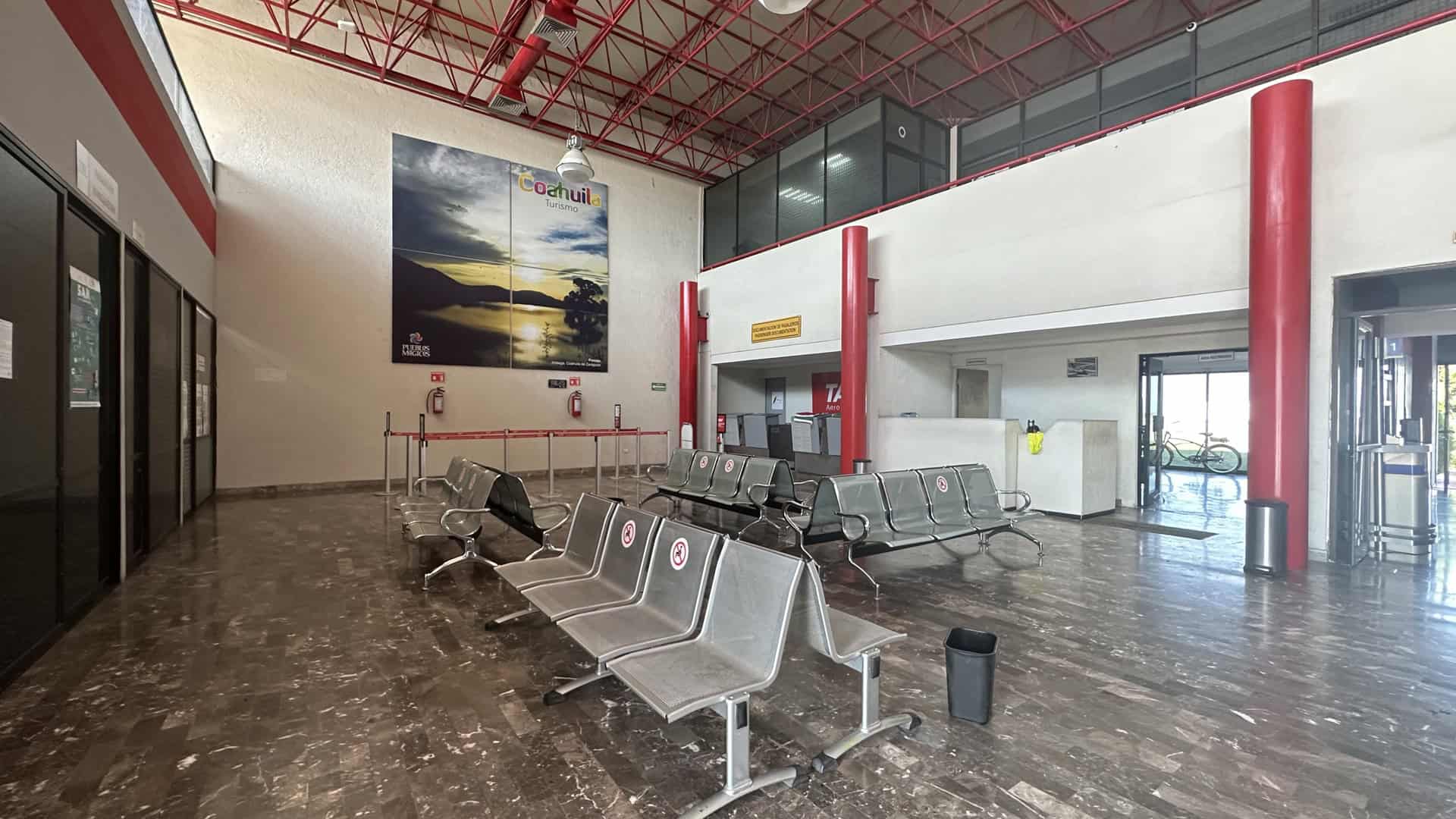 Urge vuelo directo Monclova-México