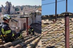 El Vaticano instala la chimenea que anunciará la elección del nuevo Papa