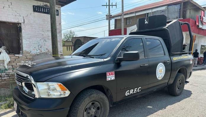 Hombre acusado de abusar de sus hijastras de 2 y 6 años seguirá bajo arresto domiciliario