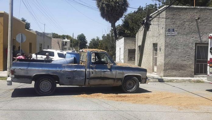 Choque Entre Camionetas en Allende Deja Dos Lesionados y Daños al Cableado Telefónico