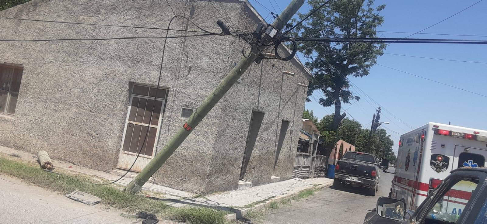 Choque Entre Camionetas en Allende Deja Dos Lesionados y Daños al Cableado Telefónico