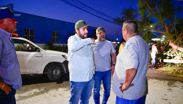 Encabeza Carlos Villarreal operativo de atención ciudadana por lluvias