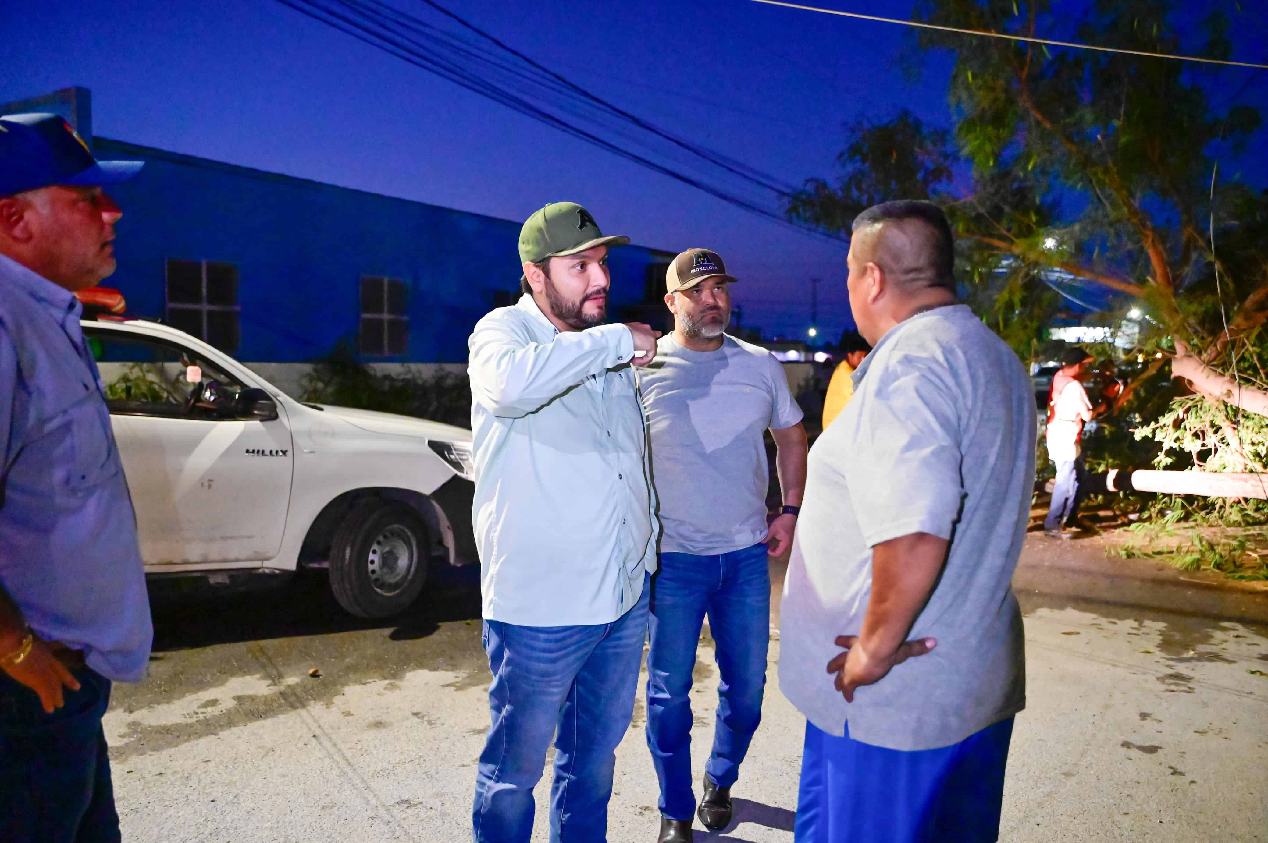 Encabeza Carlos Villarreal operativo de atención ciudadana por lluvias