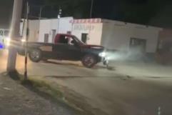 Conductor Ebrio Choca un Mustang y Huye en Nava