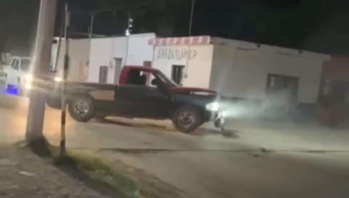 Conductor Ebrio Choca un Mustang y Huye en Nava