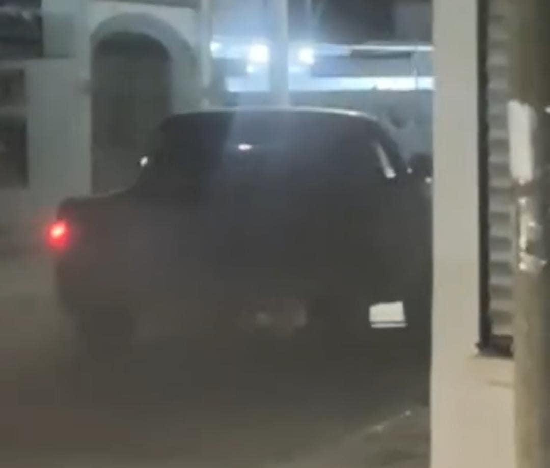 Conductor Ebrio Choca un Mustang y Huye en Nava