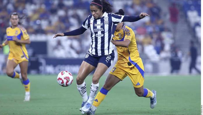 Anuncian castigo para Diana García tras entrada sobre Ovalle 
