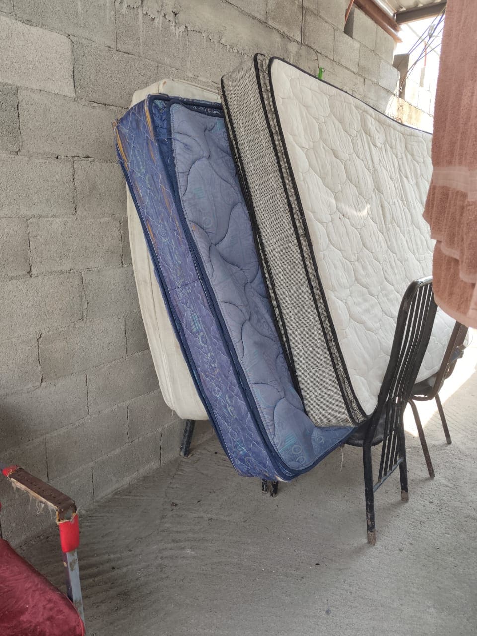 La oficial sufrió daños severos en su hogar.