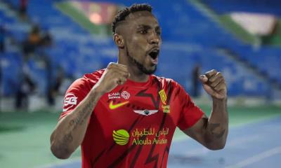 Julián Quiñones brilla con un doblete en Arabia