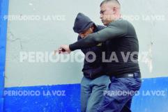 ´Cachan´ robando cobre a supervisor de la Golden