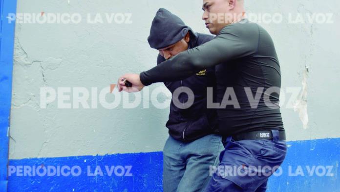 ´Cachan´ robando cobre a supervisor de la Golden