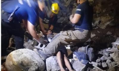 Se arroja mujer de un barranco