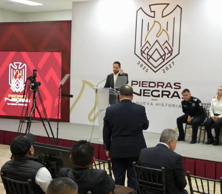 Exige regidor destitución de funcionario por agresión