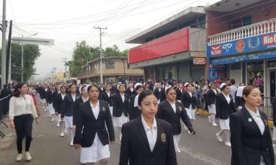 Pocas Familias Asisten al Tradicional Desfile del 5 de Mayo en Ciudad Acuña