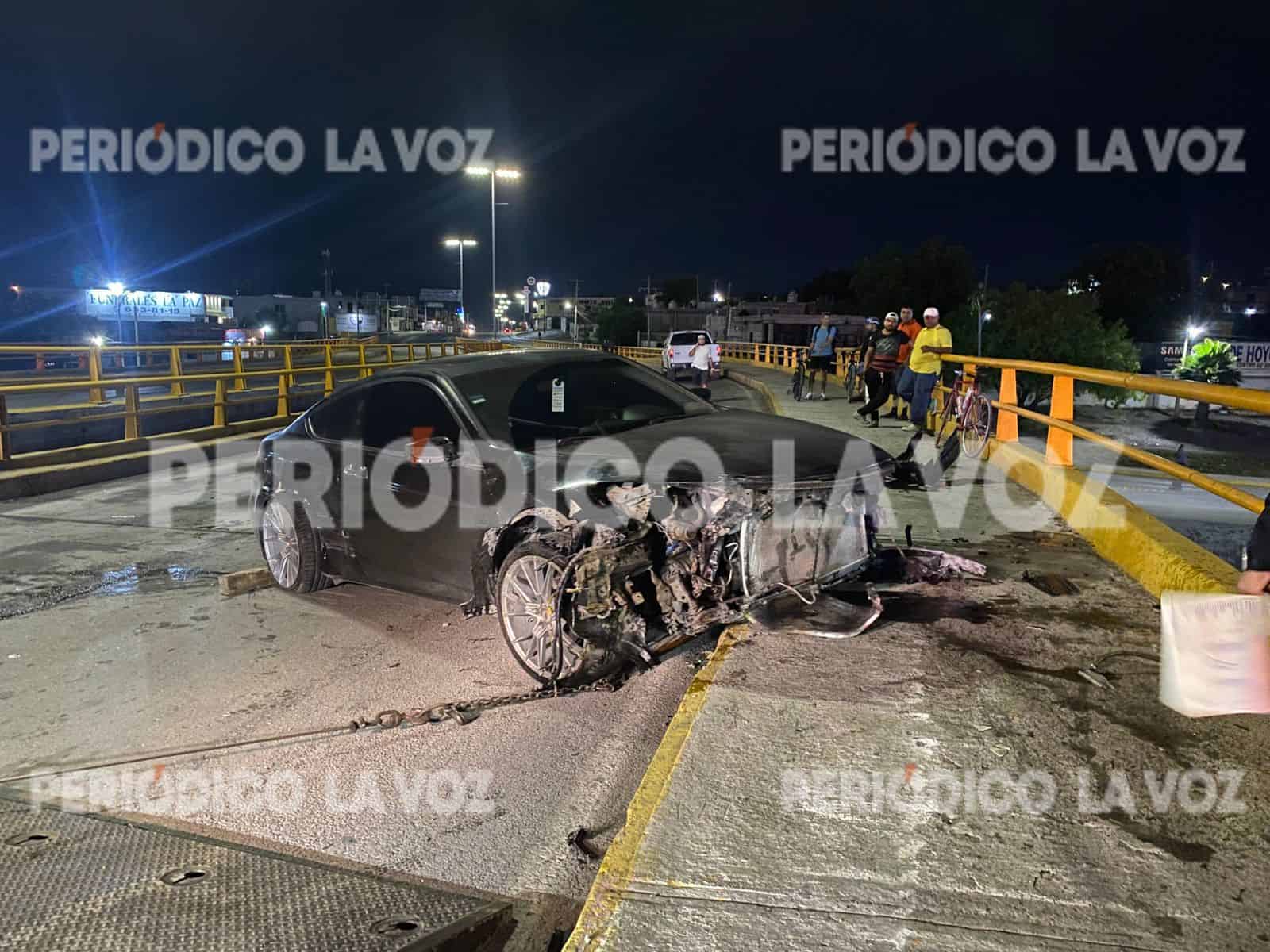 El conductor del Honda Accord sufrió molestias físicas y su vehículo presentó daños visibles.