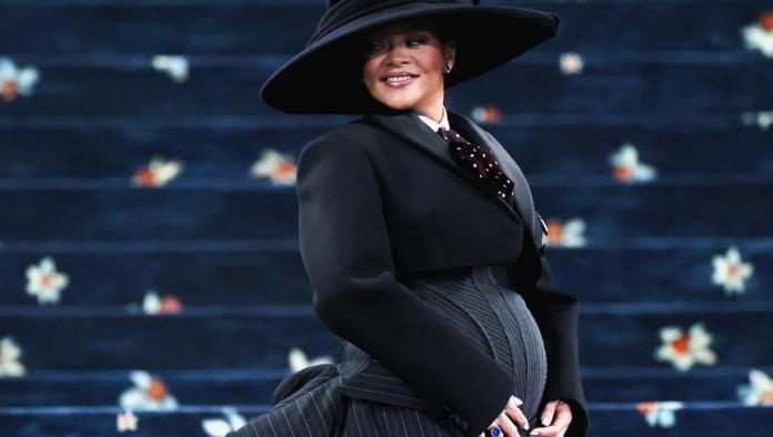 Rihanna anuncia su tercer embarazo en la Met Gala 2025