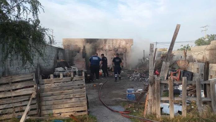 Incendio consume vivienda