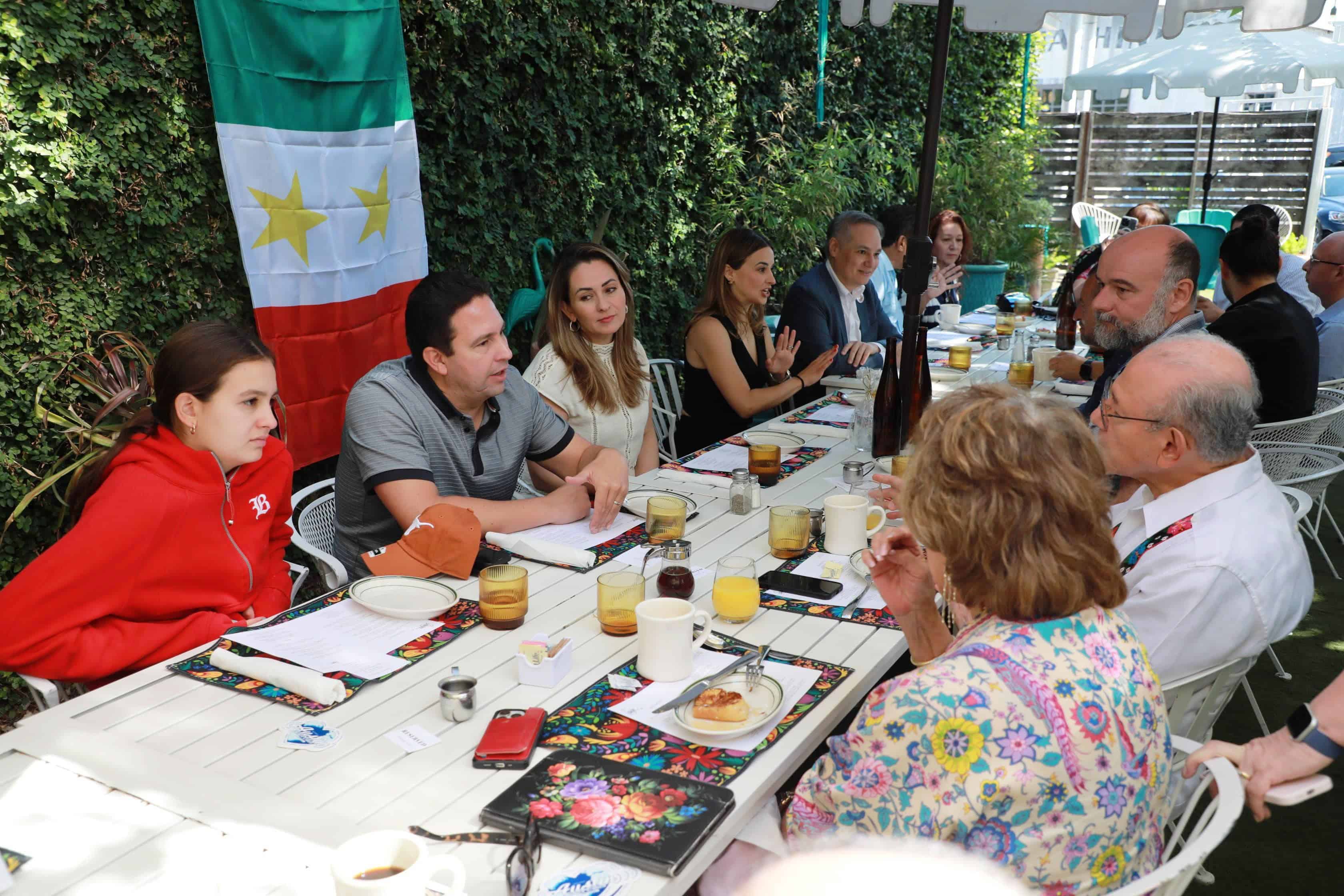 Saltillo estrecha  lazos con Austin
