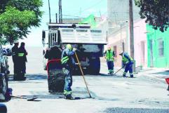 En Mirasierra avanza bacheo  y señalización
