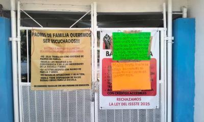 Evitan padres se cierre escuela