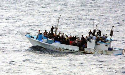 Naufraga lancha con migrantes en San Diego
