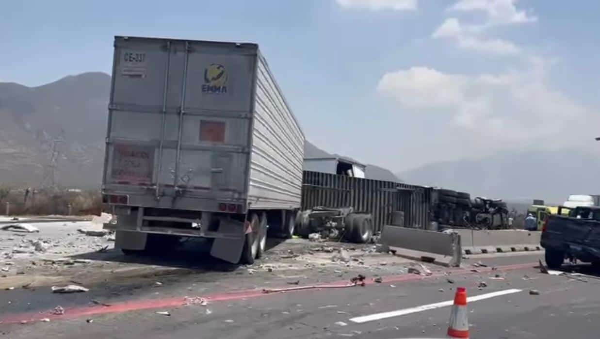 Cerrada autopista Monterrey - Saltillo