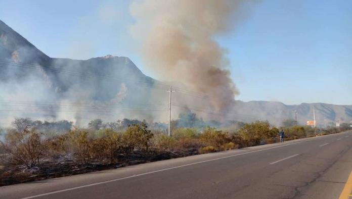 Controlan incendio en "El Peñón"