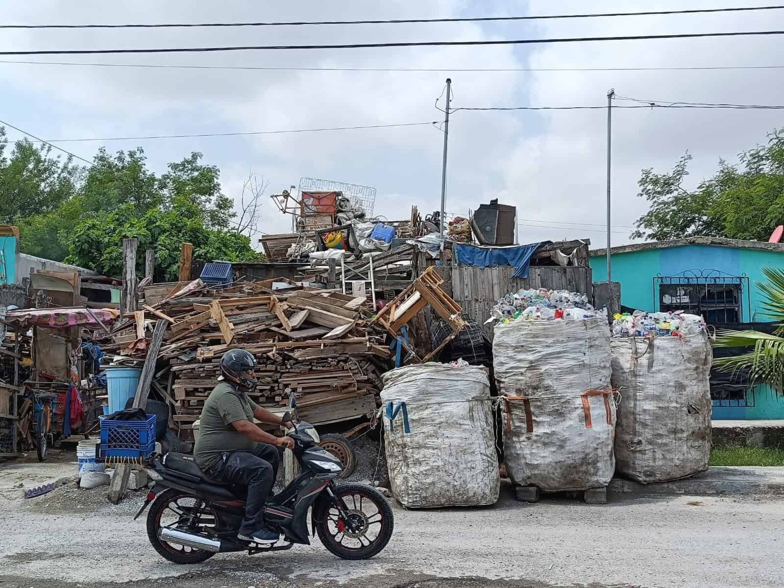 Hay familias o personas que se dedican a la recolección y venta de basura.