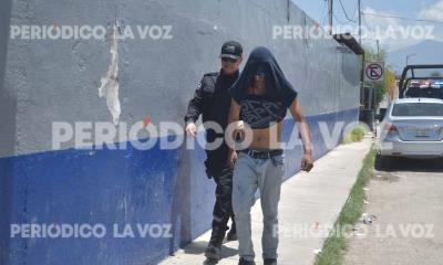 Se drogaba en plena calle