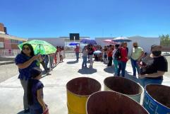 Cierran escuela colocan cadena 