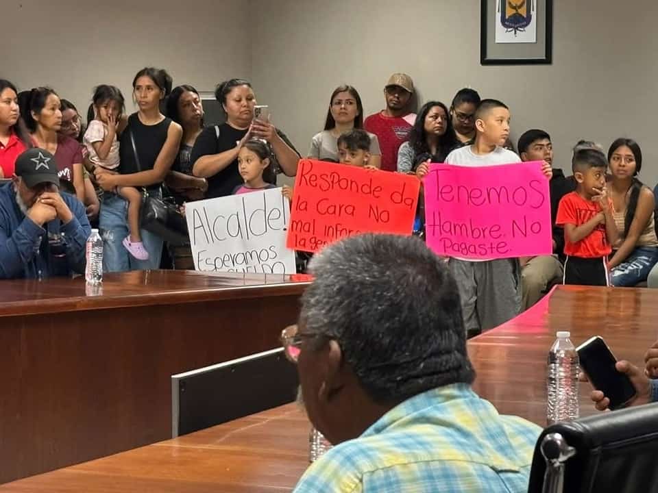 Corre Jacobo Rodríguez a todos los de Obras Públicas 