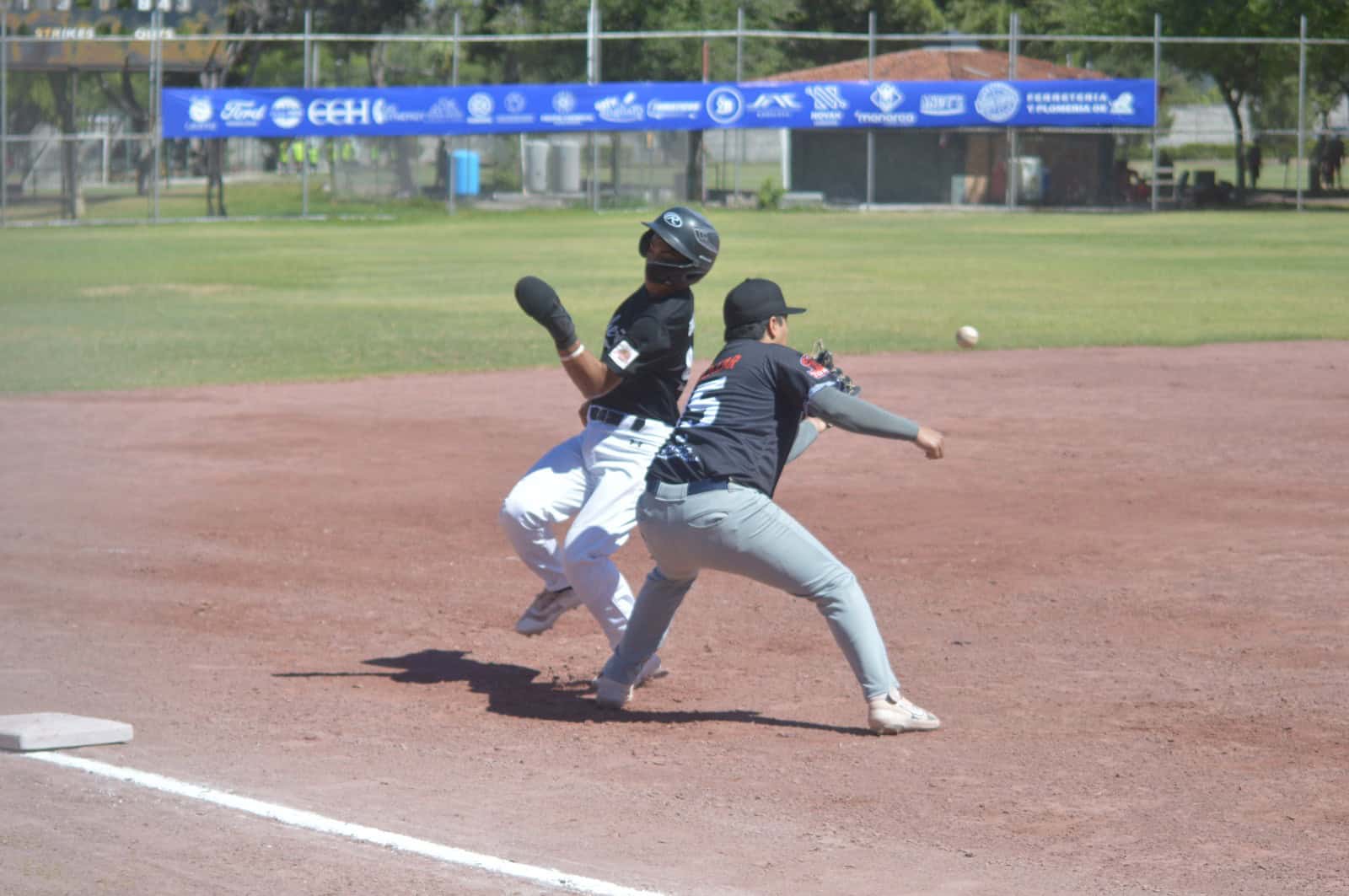 Gallos barrió al sotanero Toros