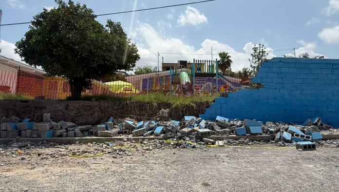 Caída de barda en kínder de Monclova deja expuestos a menores