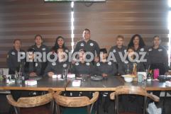 Festeja FGE a madres trabajadoras con desayuno, mariachi y regalos