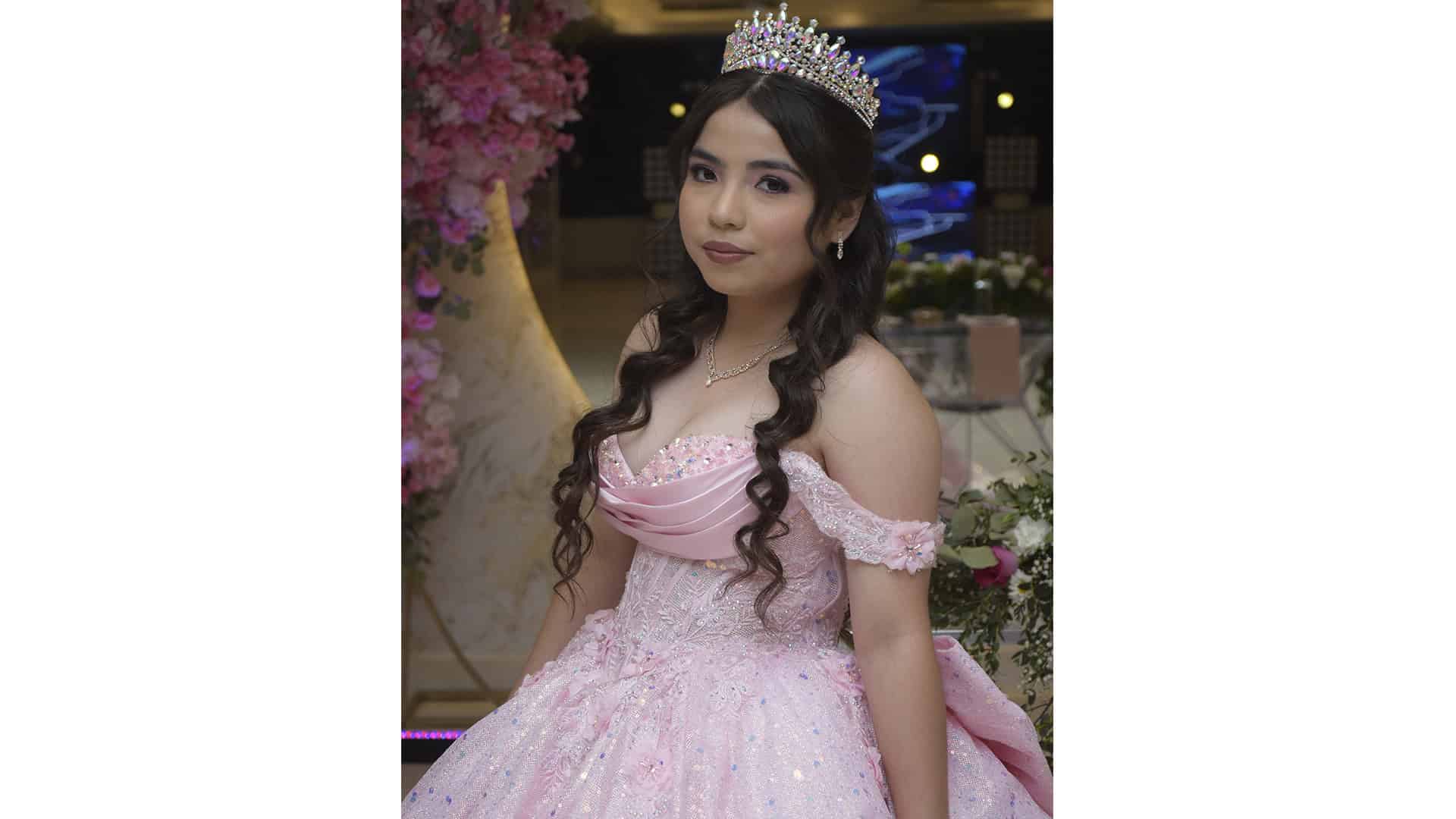 Ashley Abigail es presentada en sociedad