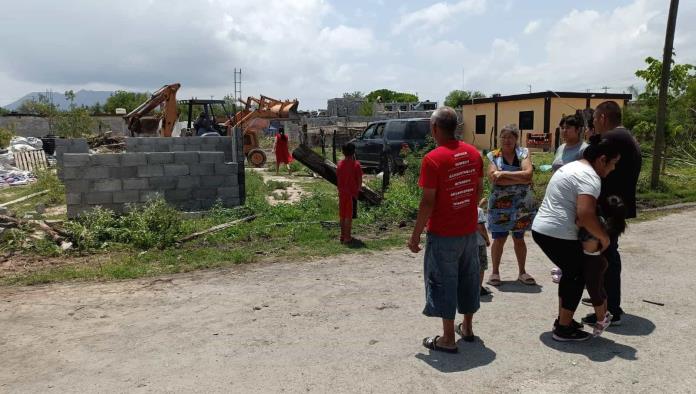 Despoja Andrés Oyervides a familias de la Occidental