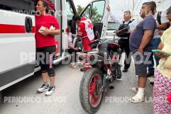 Se lleva de corbata a jovencito en moto 