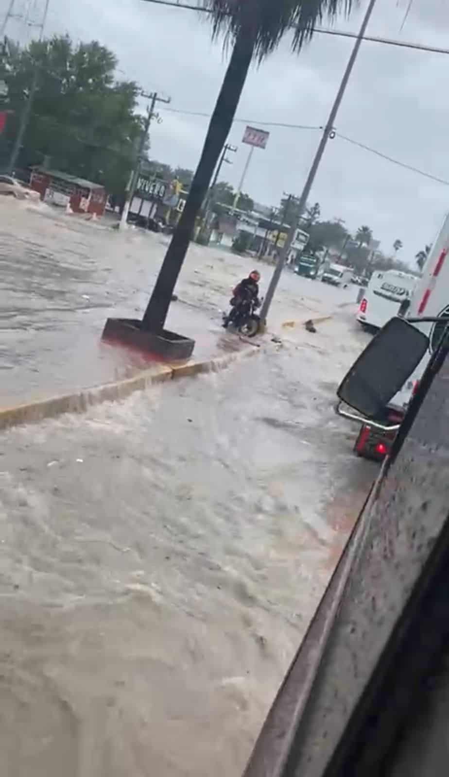 Ayuntamiento Rebasado; Tormenta GOLPEÓ FUERTE a Piedras Negras 