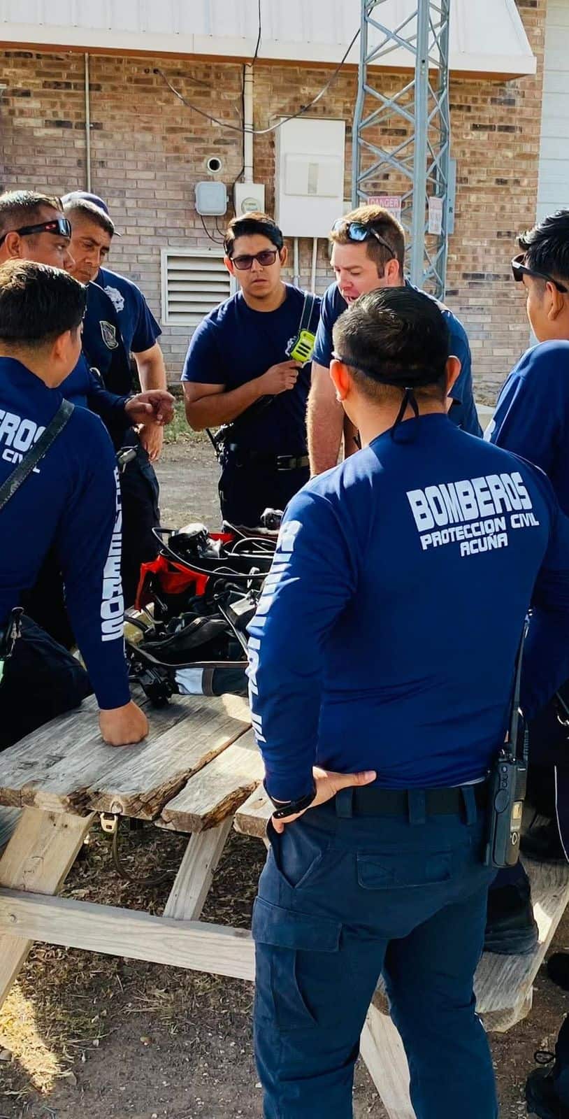 Bomberos de Acuña reciben entrenamiento binacional en técnicas de rescate