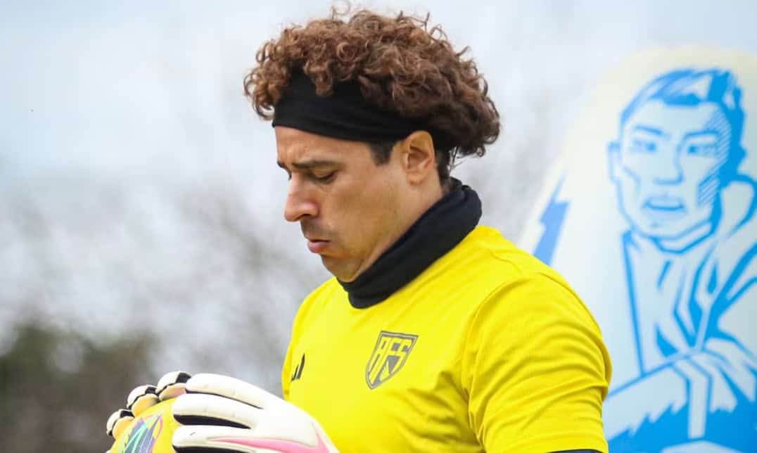 AVS de Guillermo Ochoa despide a su entrenador a horas de jugarse el descenso