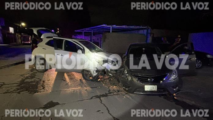 Sale por la cena y lo chocan