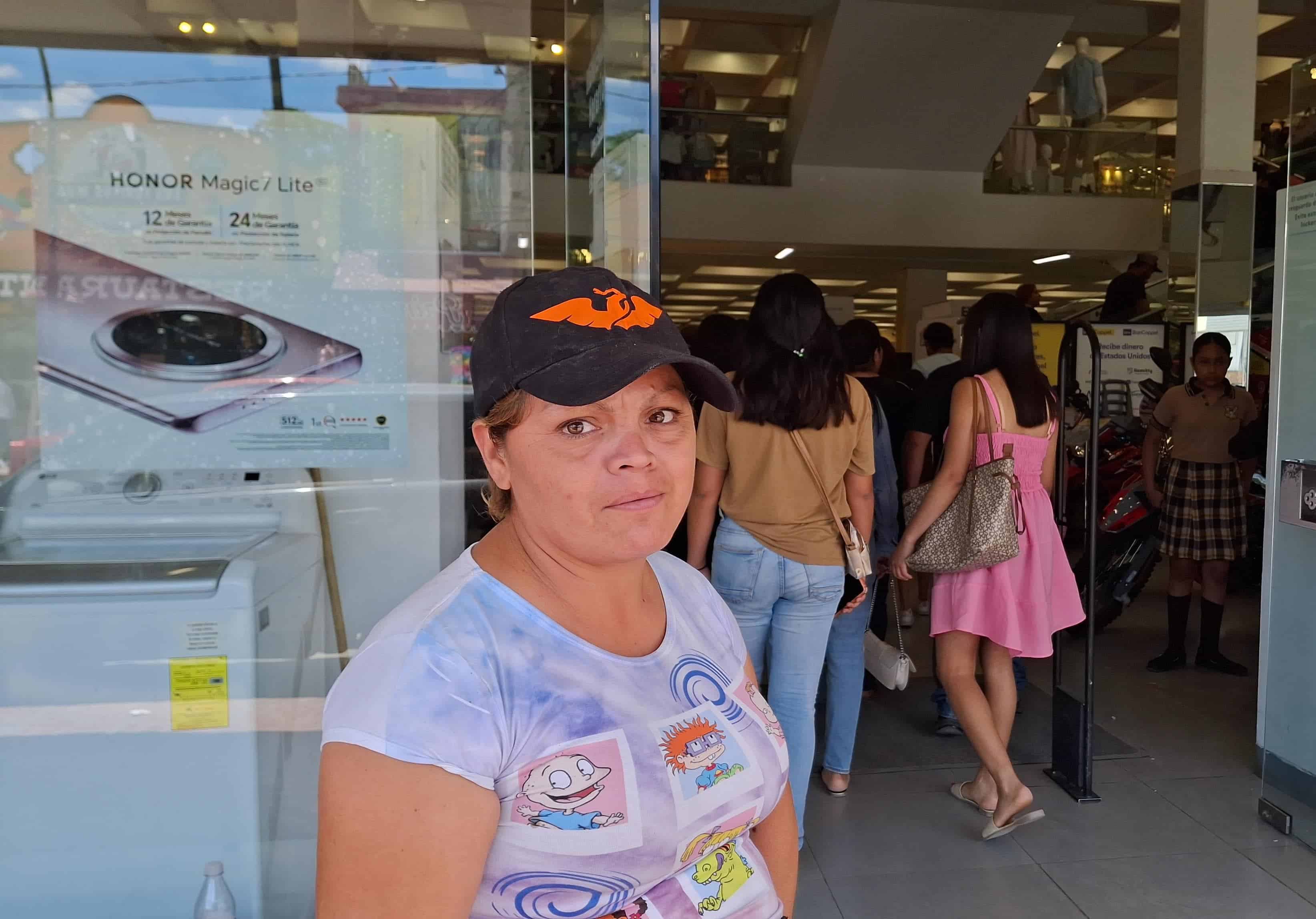 Clientes y empleados vivieron momentos de tensión y miedo.