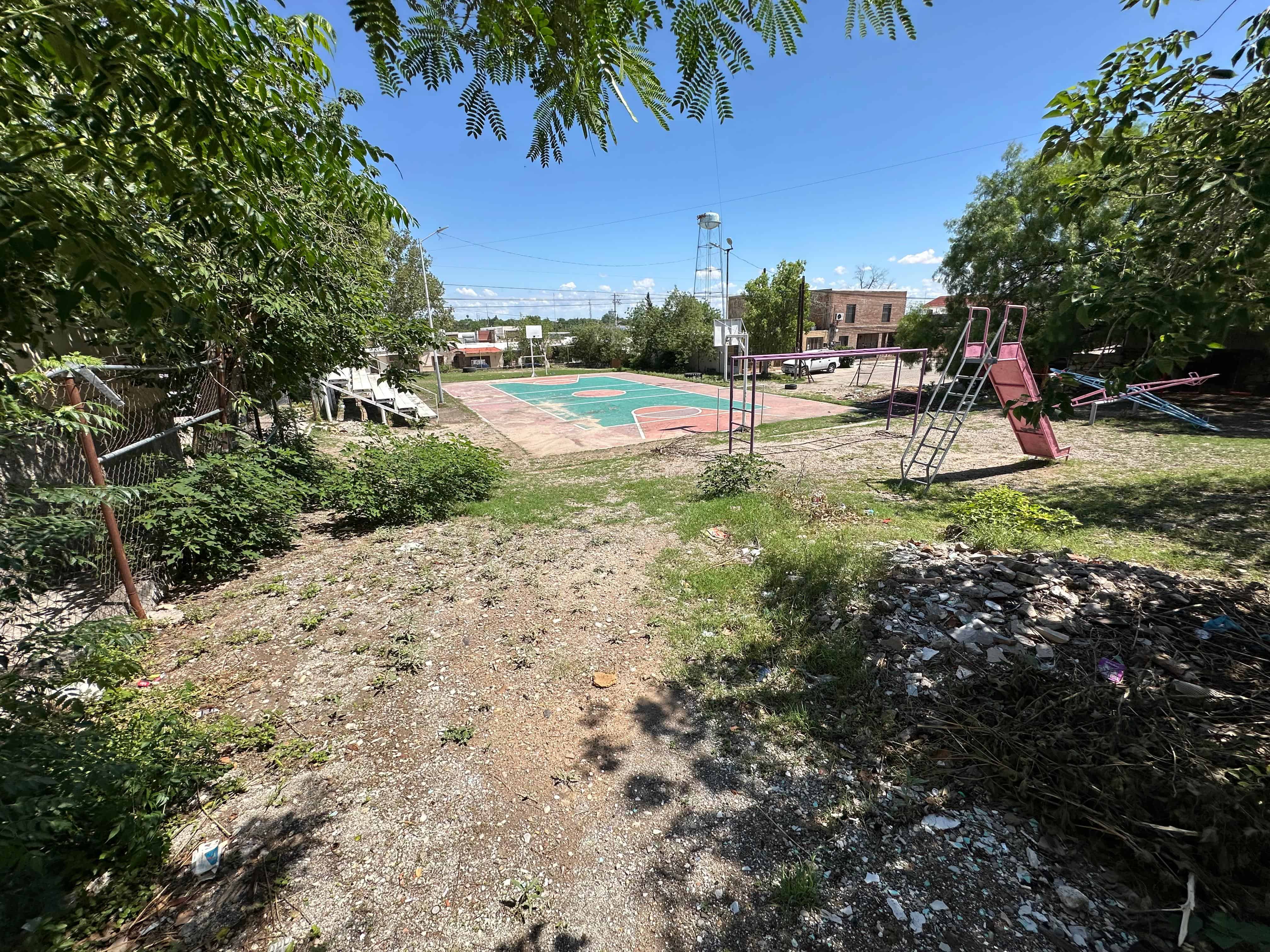 La voz en tu colonia: En el ABANDONO está la colonia ISSSTE en Piedras Negras