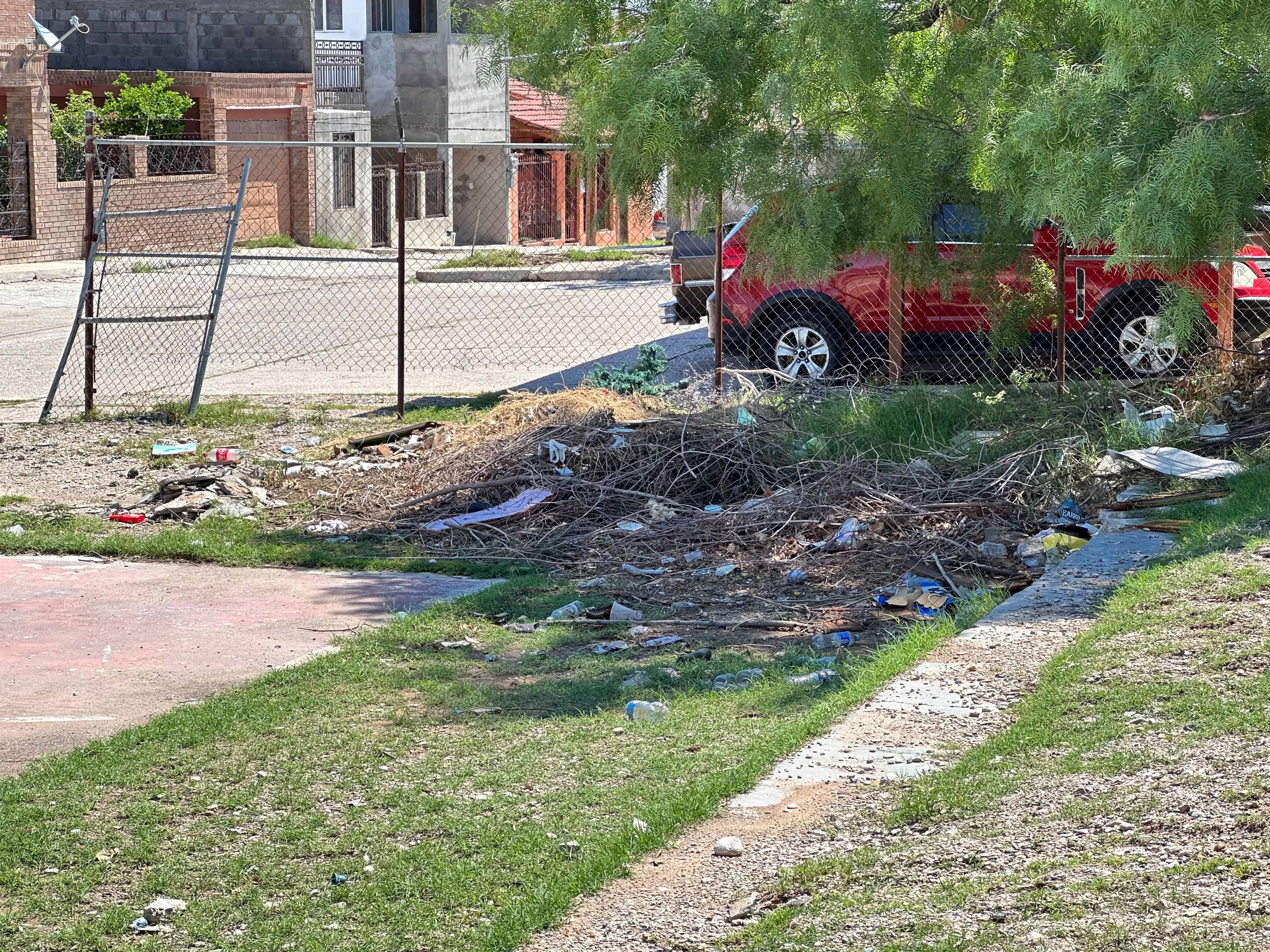 La voz en tu colonia: En el ABANDONO está la colonia ISSSTE en Piedras Negras