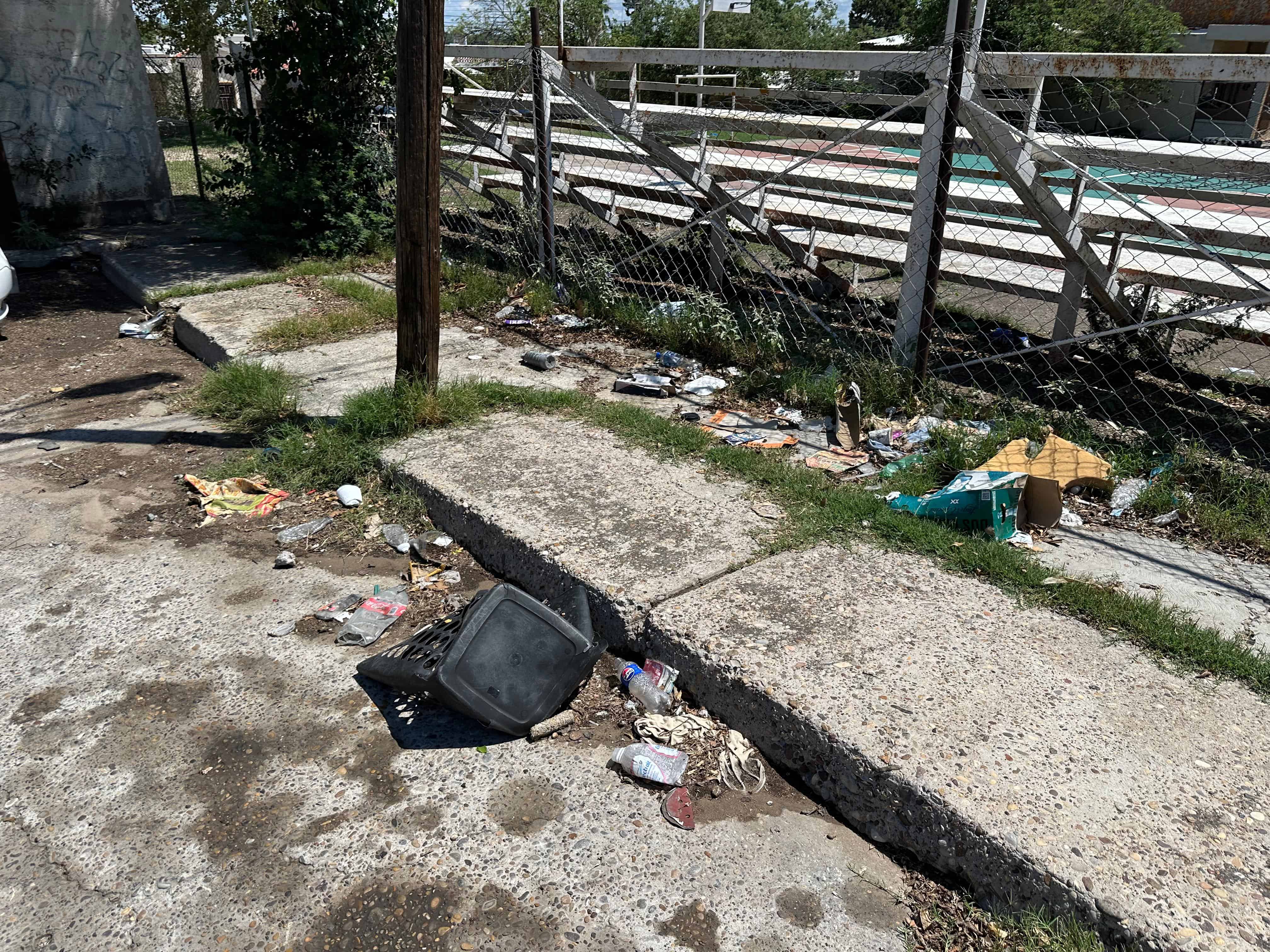 La voz en tu colonia: En el ABANDONO está la colonia ISSSTE en Piedras Negras