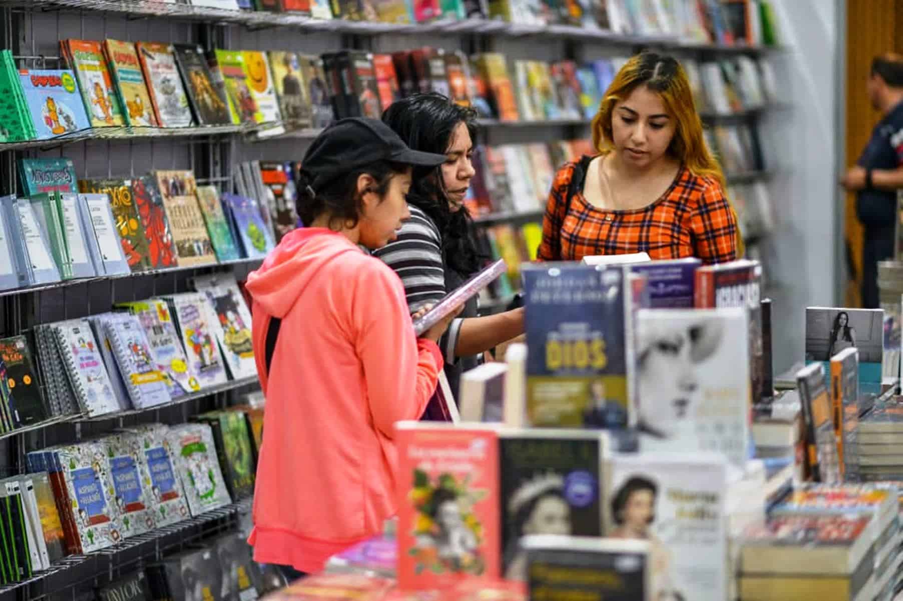 Harán venta nocturna en "la Feria del Libro"
