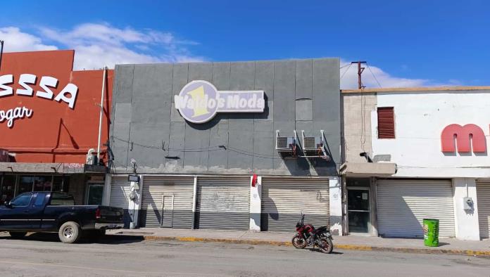 Cierre parcial de waldos moda en sabinas refleja la crisis económica local