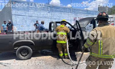 Arde camioneta