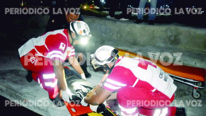 Cae ebrio a orillas del río