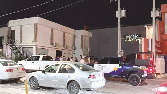 Moviliza a policías una riña en discoteca